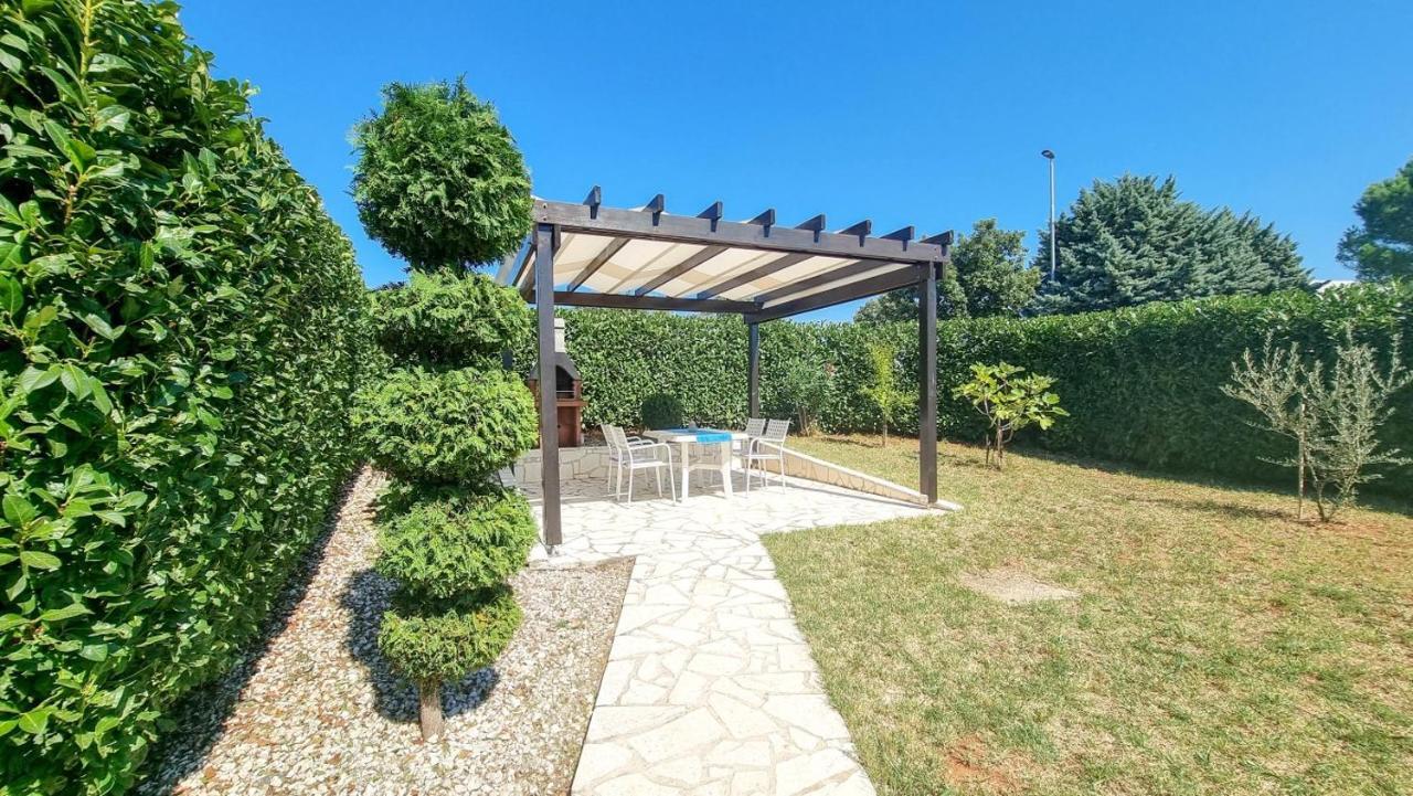 Lea Apartment Novigrad  Exterior photo