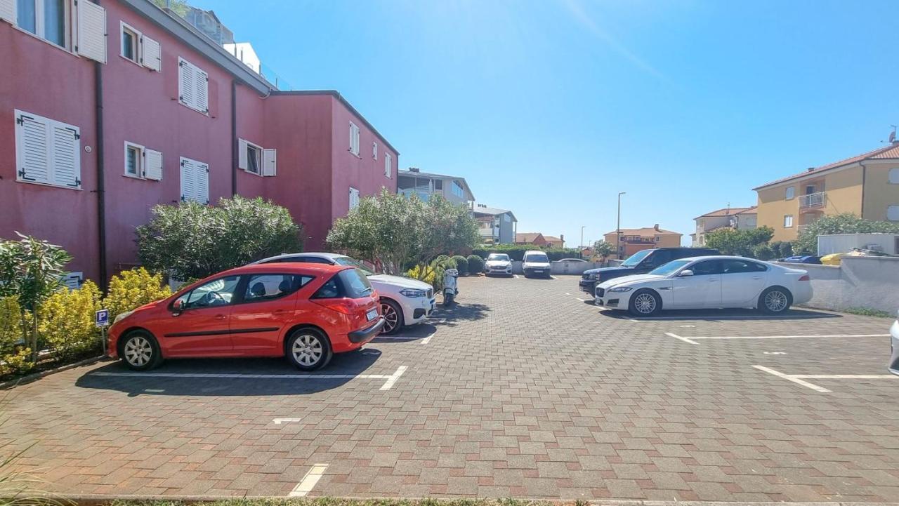 Lea Apartment Novigrad  Exterior photo